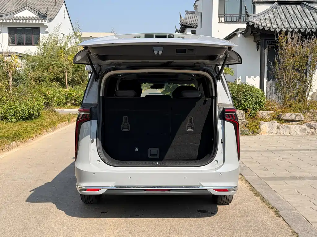 MAXUS G90 — миниатюра 17