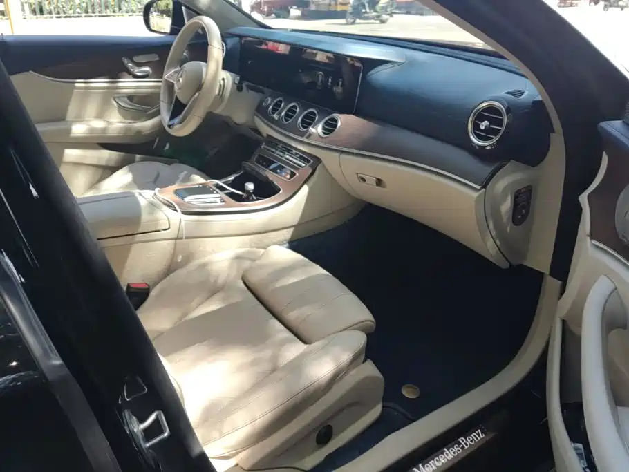 Mercedes-Benz E-Class — миниатюра 8