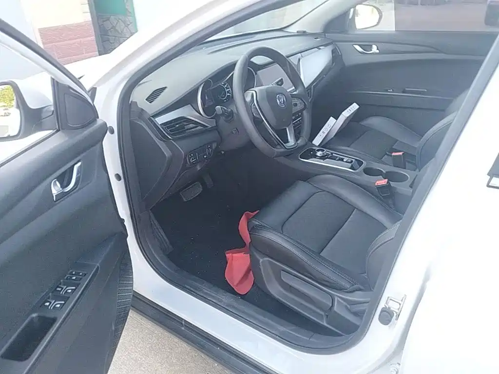 Changan Eado New Energy — миниатюра 16