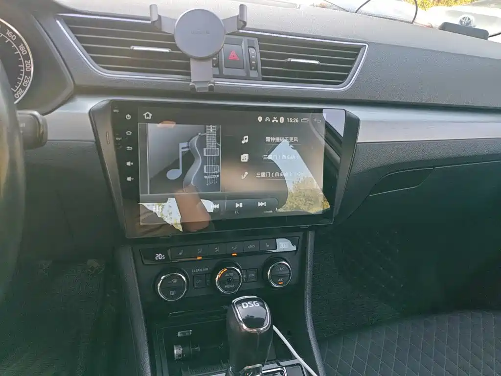 Skoda Superb — миниатюра 14