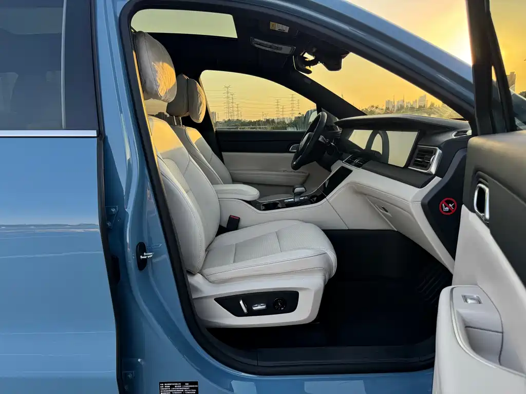 Li Auto Li ONE — миниатюра 20