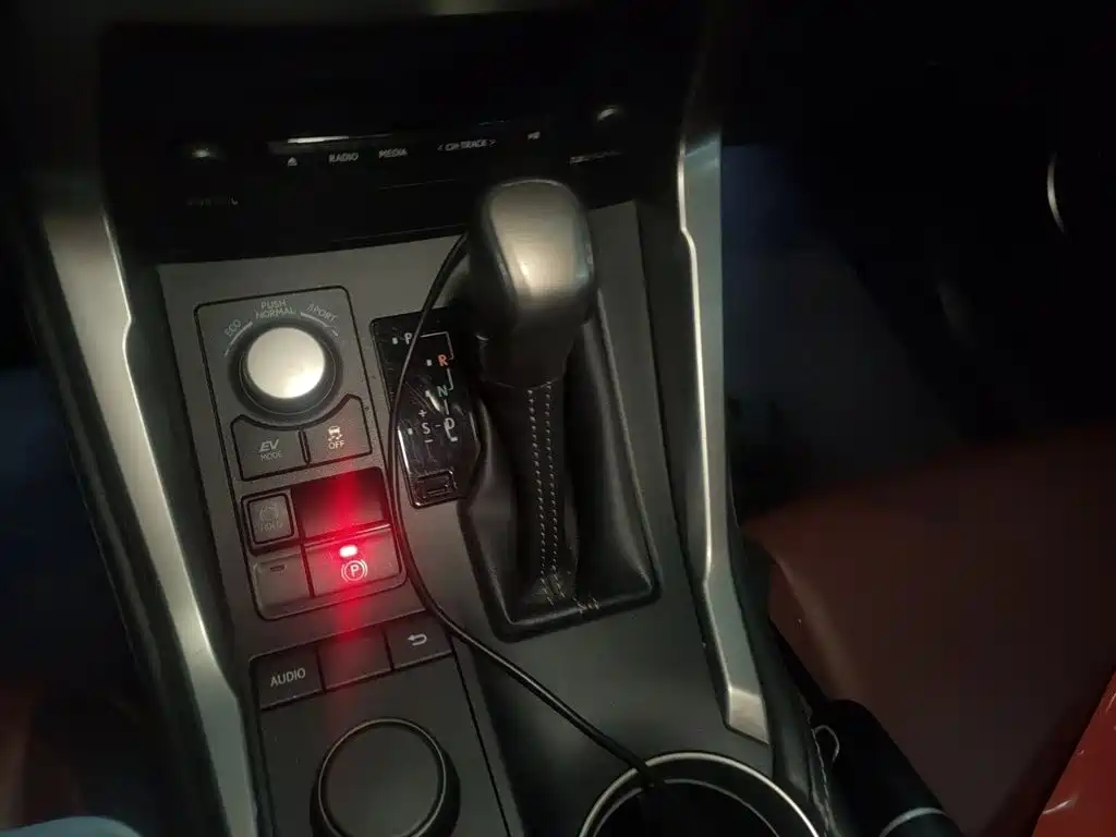 Lexus NX — миниатюра 7