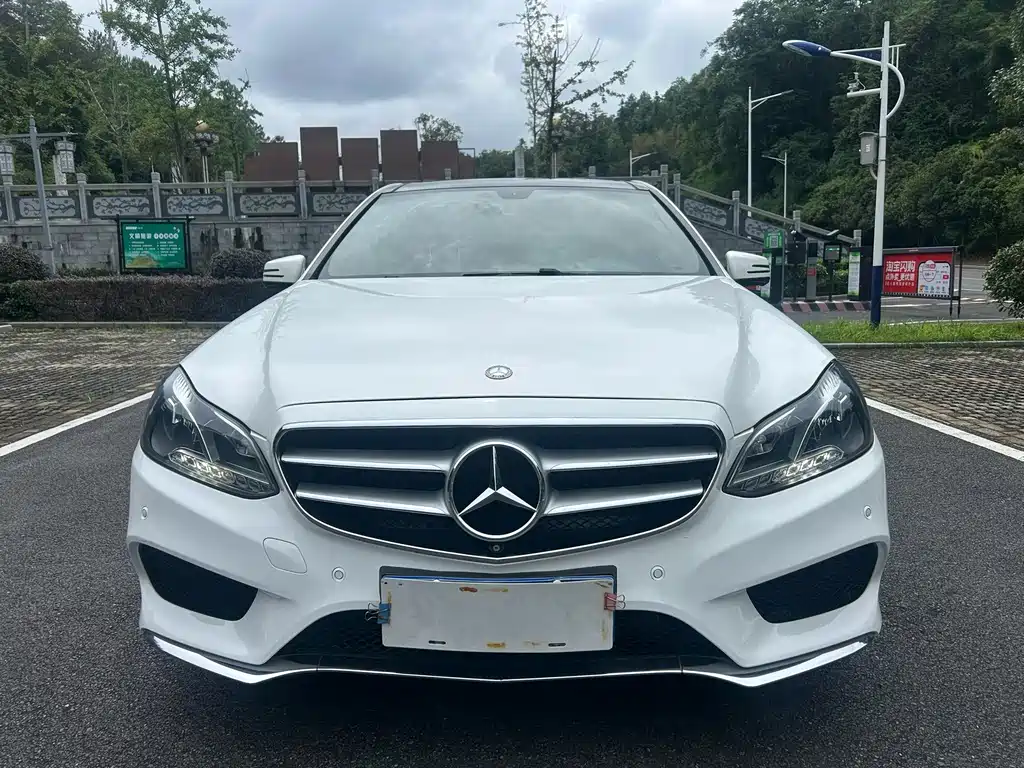 Mercedes-Benz E-Class — миниатюра 2