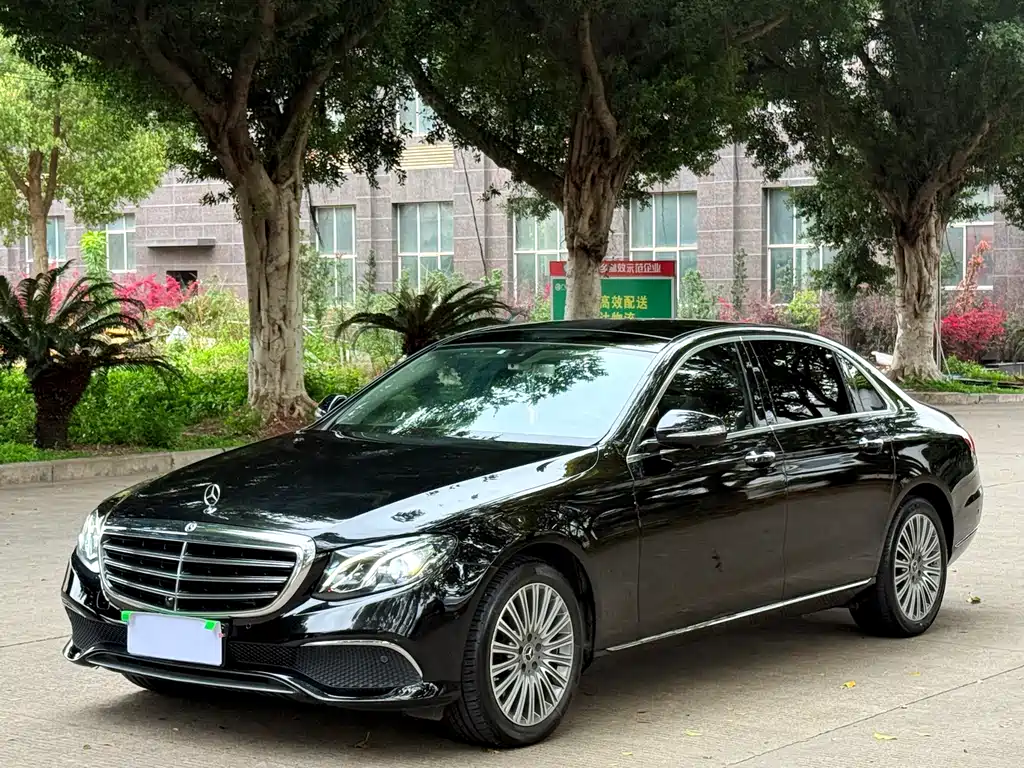 MERCEDES-BENZ E CLASS