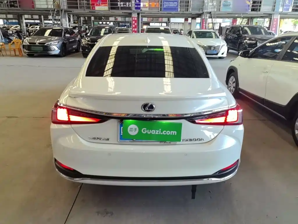 Lexus ES — миниатюра 6