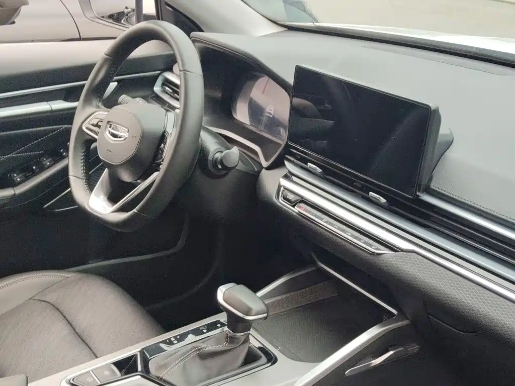 Geely Emgrand — миниатюра 4