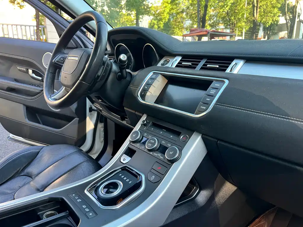 Land Rover Evoque (Import) — миниатюра 12