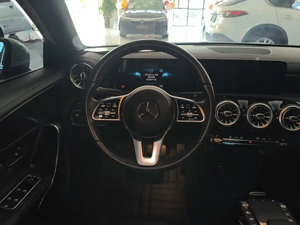 Mercedes-Benz A-Class — миниатюра 11