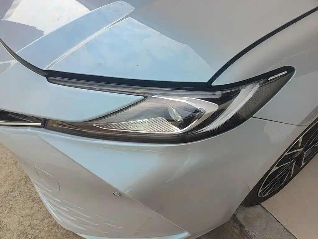 Toyota Camry — миниатюра 24