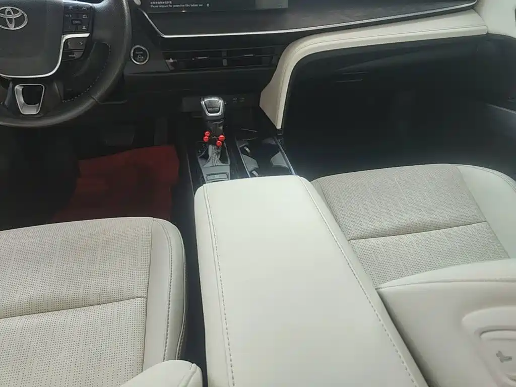 Toyota Camry — миниатюра 14
