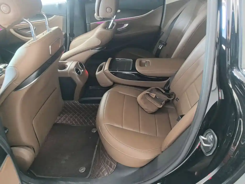 Mercedes-Benz E-Class — миниатюра 17