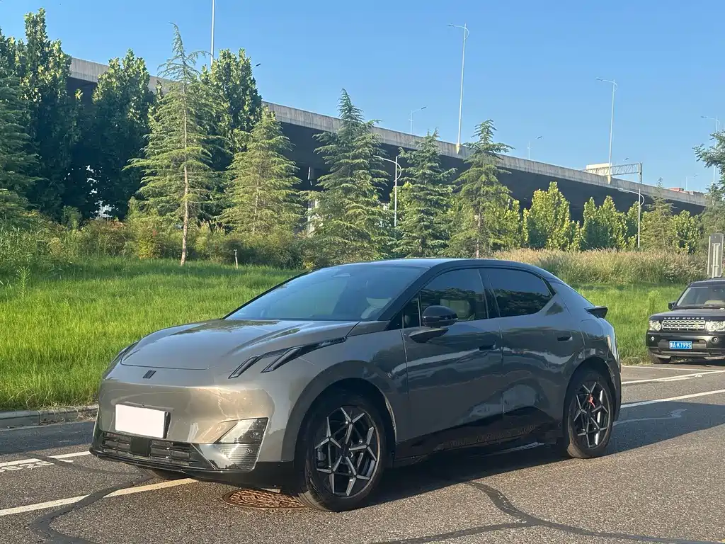 Lynk & Co Z20