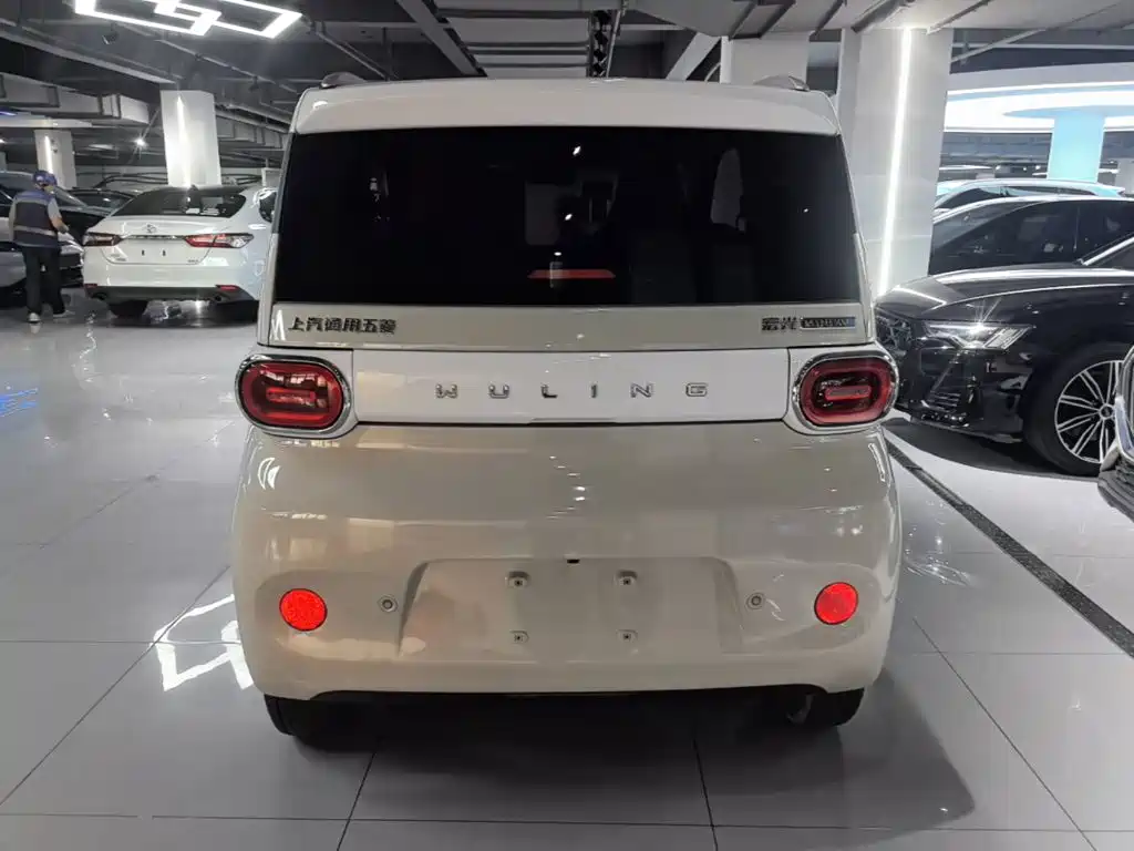 Wuling MINIEV — миниатюра 6