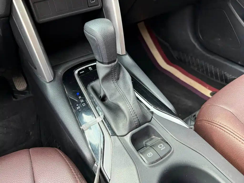 Toyota Corolla Cross — миниатюра 9
