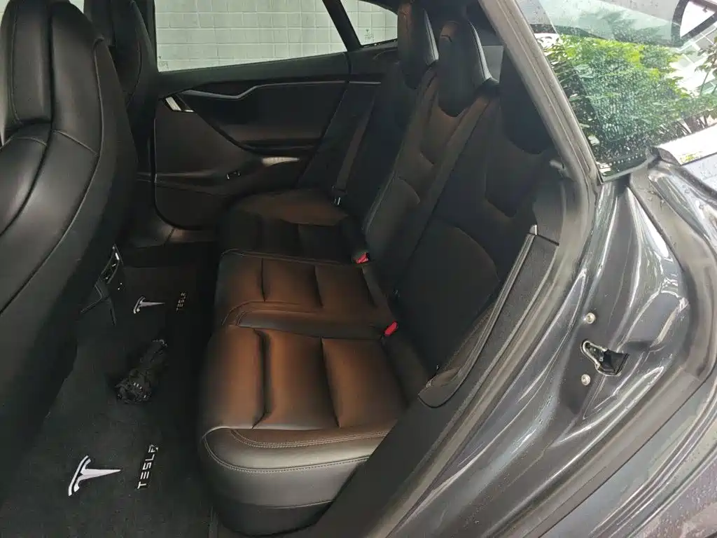 Tesla Model S — миниатюра 15