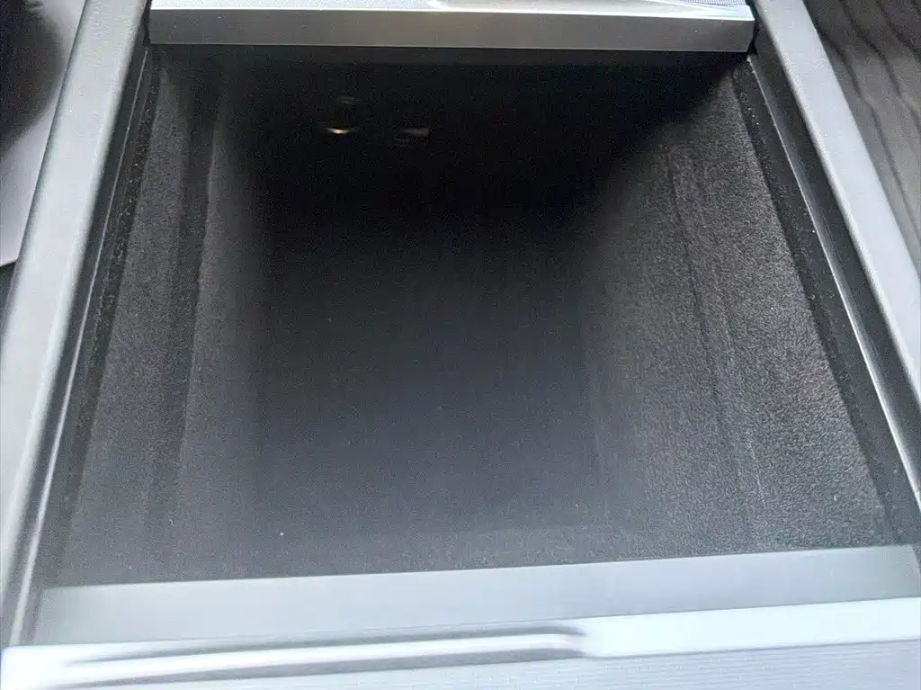 Tesla Model 3 — миниатюра 14