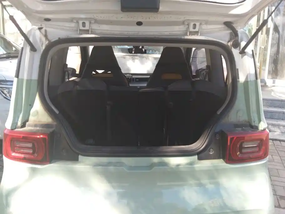 Wuling MINIEV — миниатюра 4