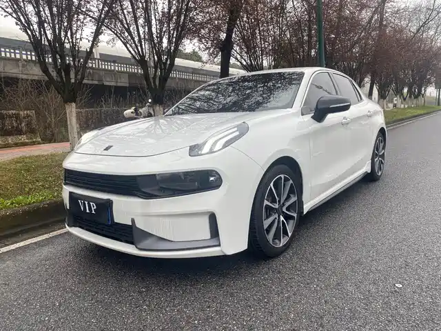 2020 Lynk & Co 03