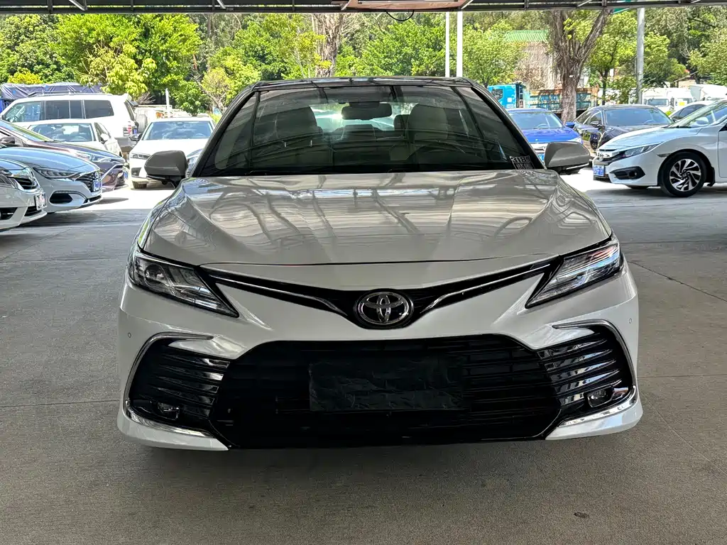 Toyota Camry — миниатюра 3