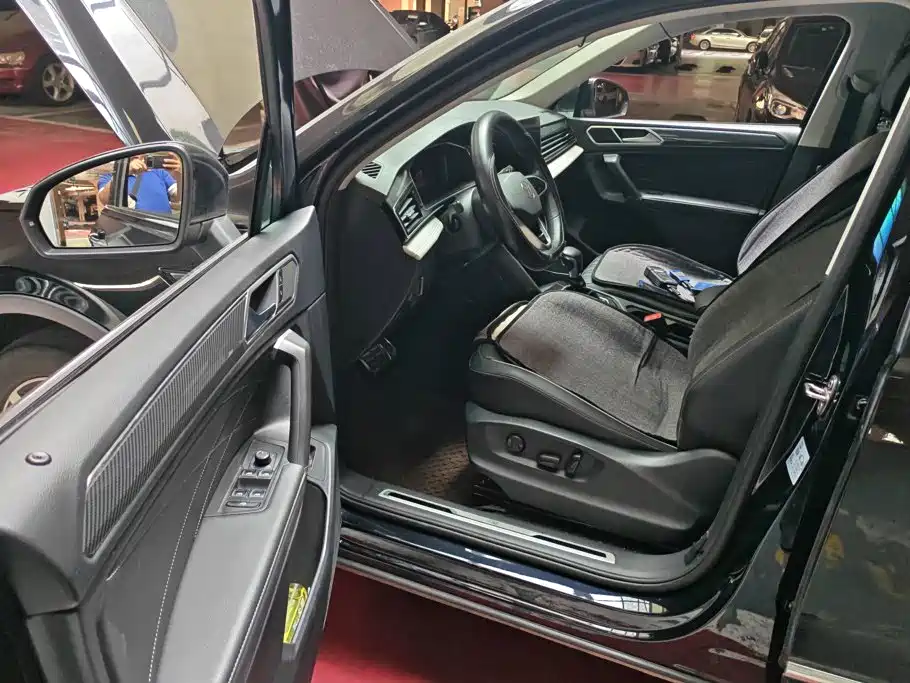 Volkswagen Tiguan L — миниатюра 9