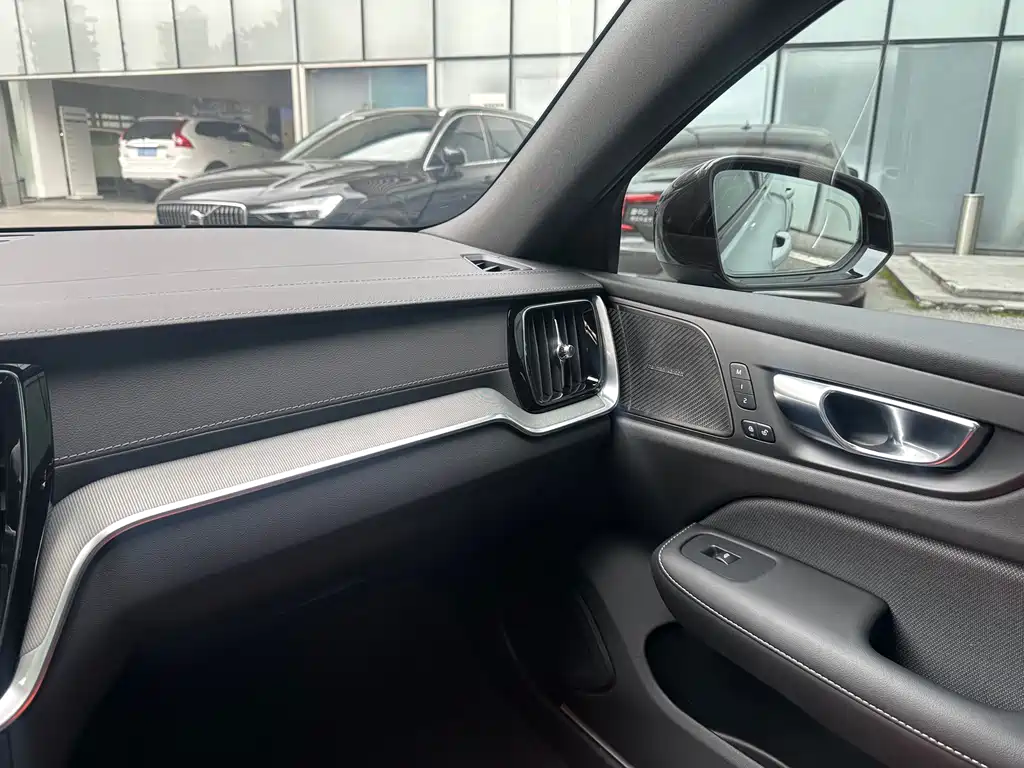 Volvo S60 — миниатюра 11