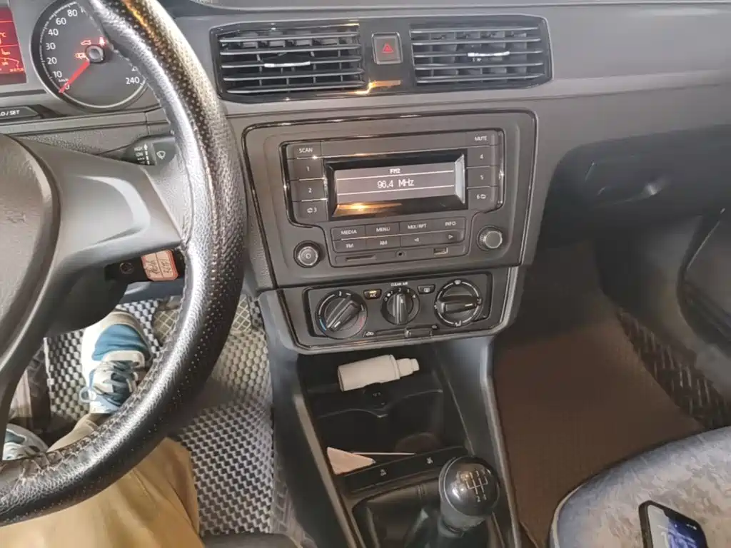 Volkswagen Santana — миниатюра 18