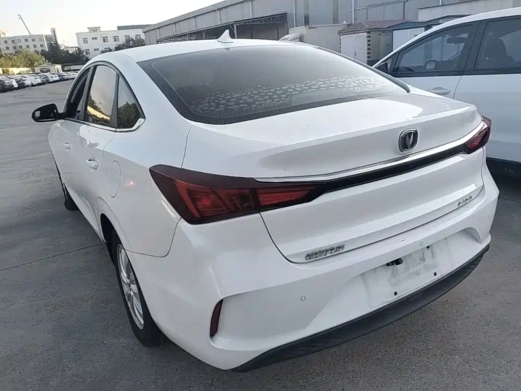 Changan Eado New Energy — миниатюра 5