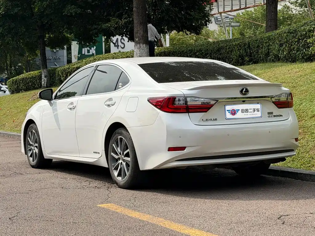 Lexus ES — миниатюра 4