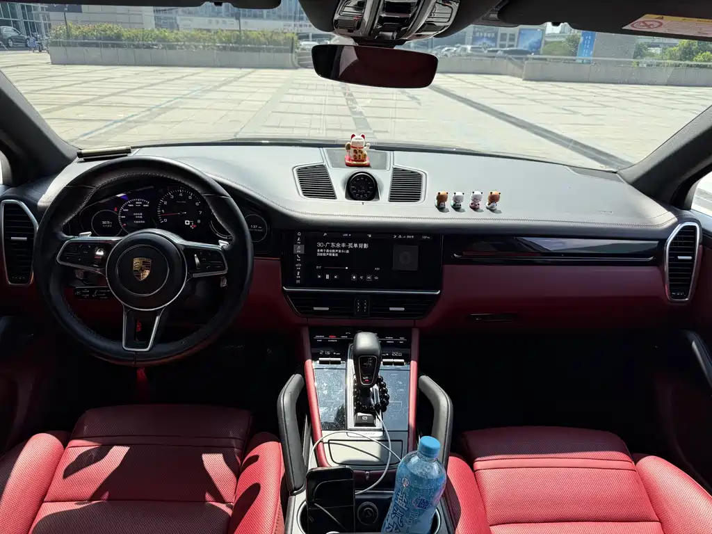 Porsche Cayenne — миниатюра 9