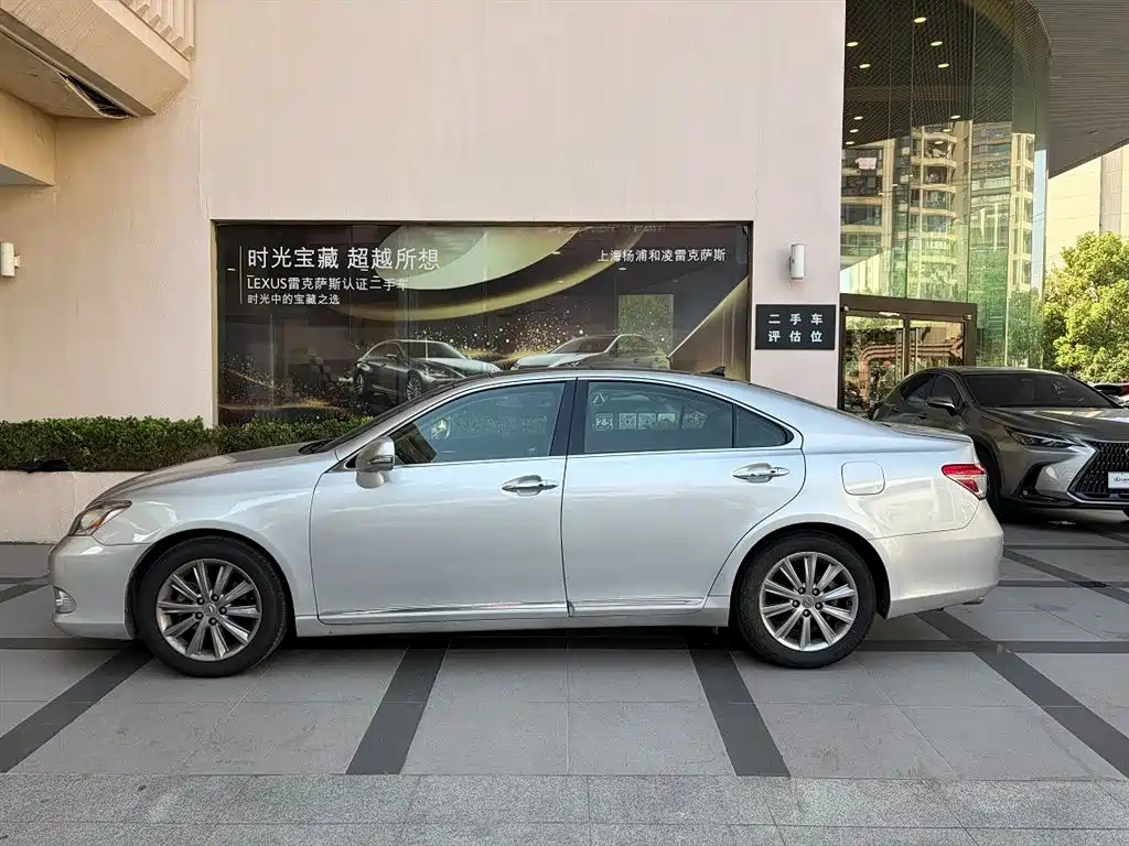 Lexus ES — миниатюра 2