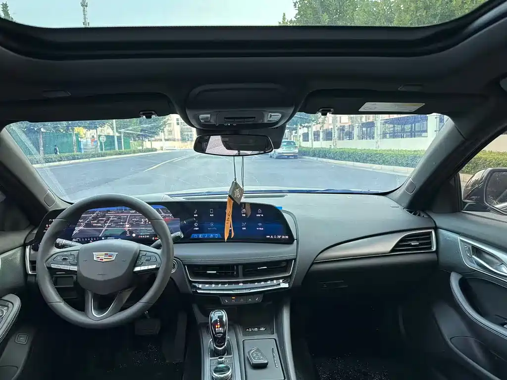 Cadillac CT5 — миниатюра 6