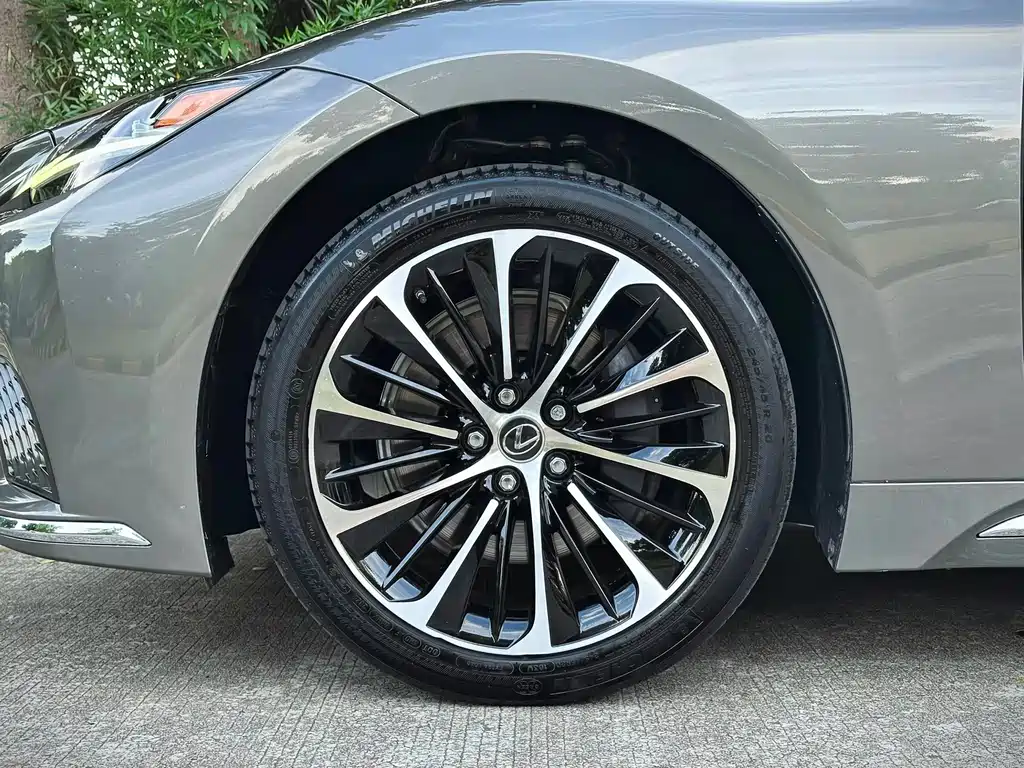 Lexus LS 2021 500h Executive