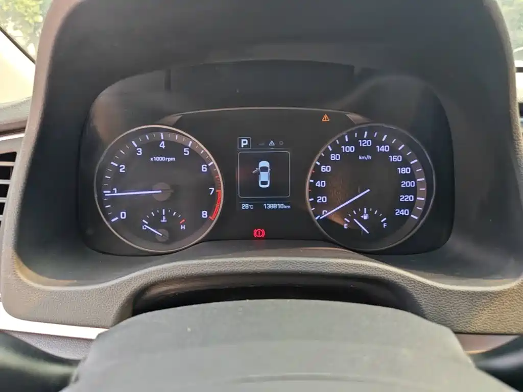 Hyundai Elantra — миниатюра 12