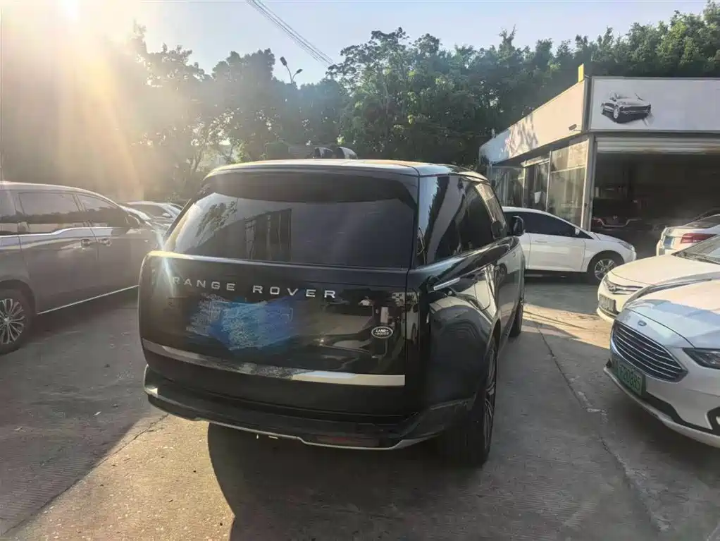 Land Rover Range Rover 2025 3.0 L6 400PS Long Wheelbase