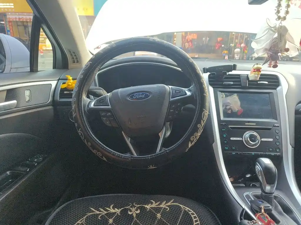 Ford Mondeo — миниатюра 6