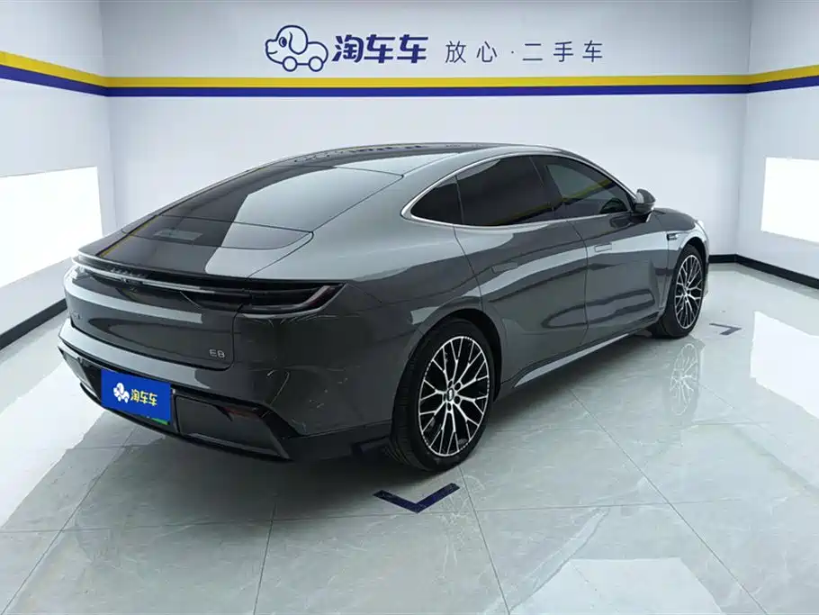 GEELY GALAXY GALAXY E8