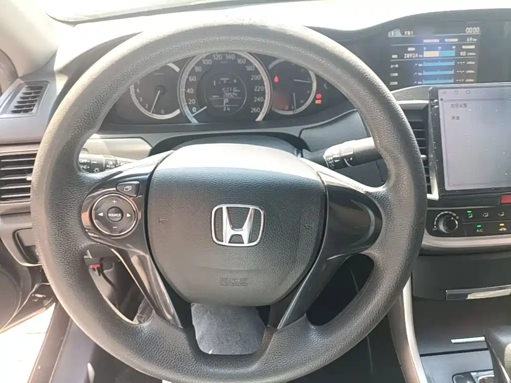 Honda Accord — миниатюра 11