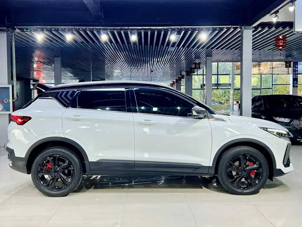 Geely Binyue — миниатюра 12