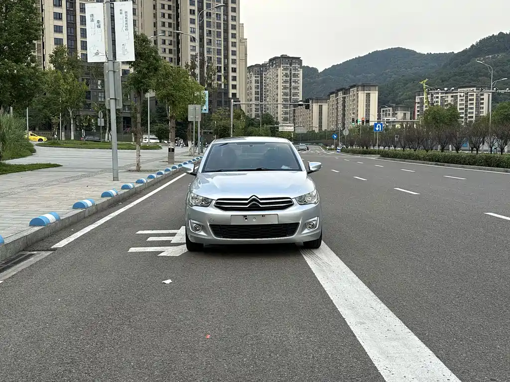 Citroen Elysee — миниатюра 2
