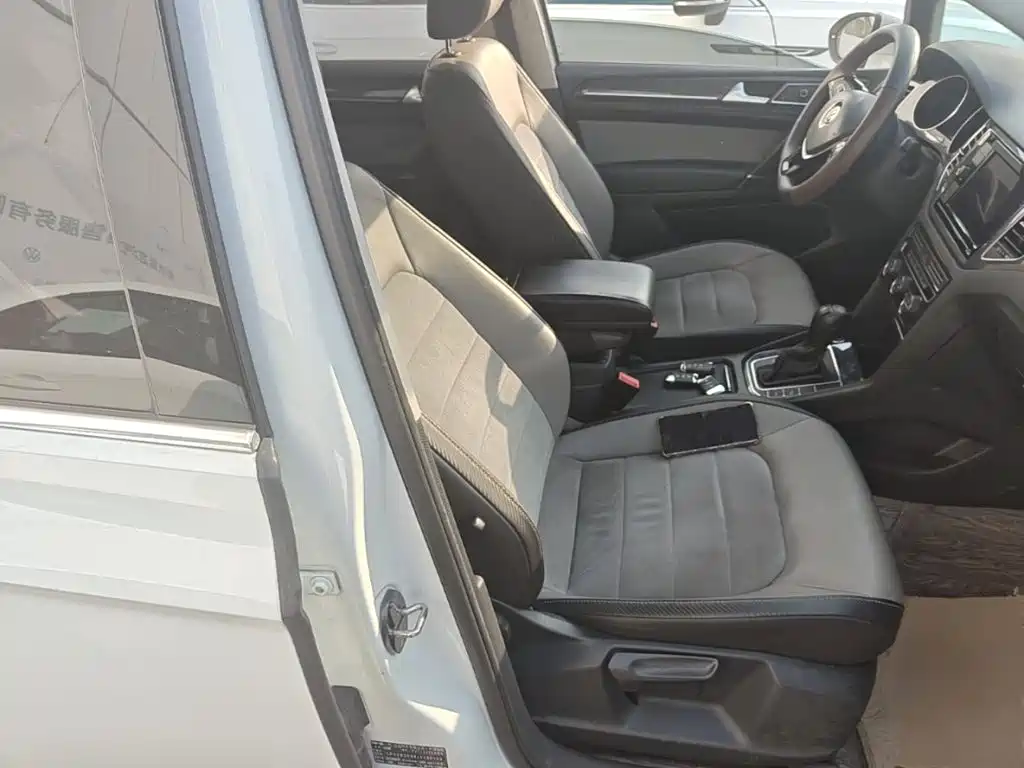 Volkswagen Golf Sportsvan — миниатюра 25