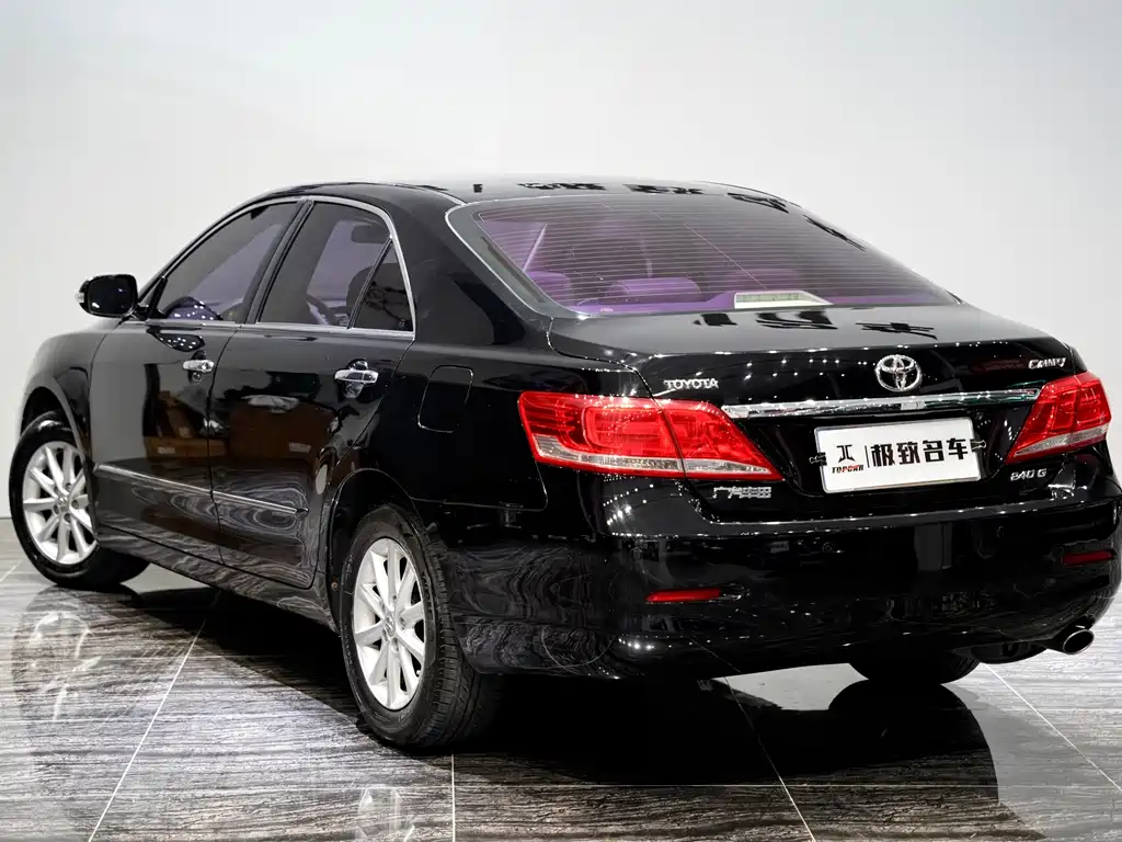 Toyota Camry — миниатюра 7