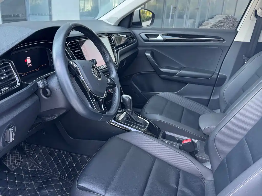 Volkswagen T-Roc — миниатюра 11