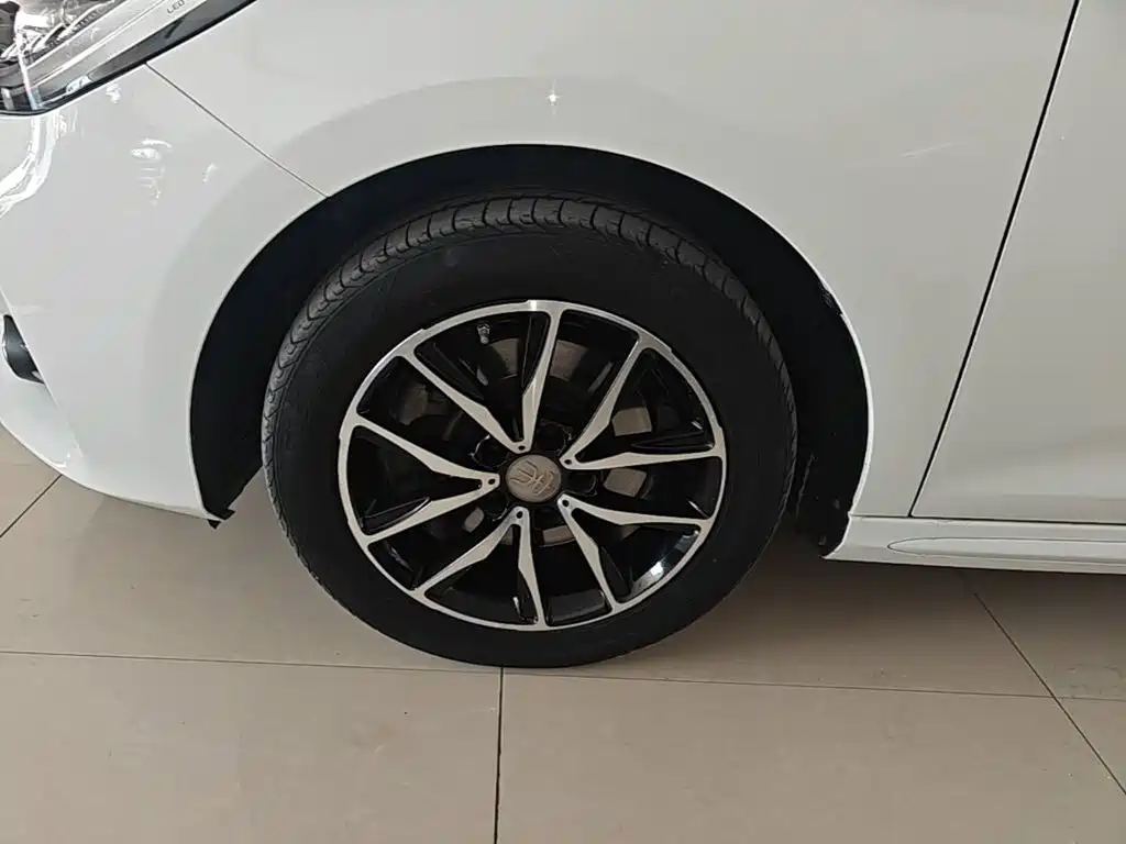 BYD MAX — миниатюра 23