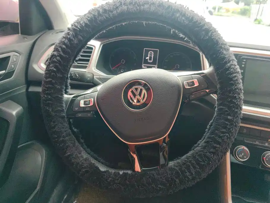 Volkswagen T-Roc — миниатюра 15