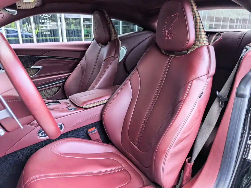 Aston Martin DB11 — миниатюра 18