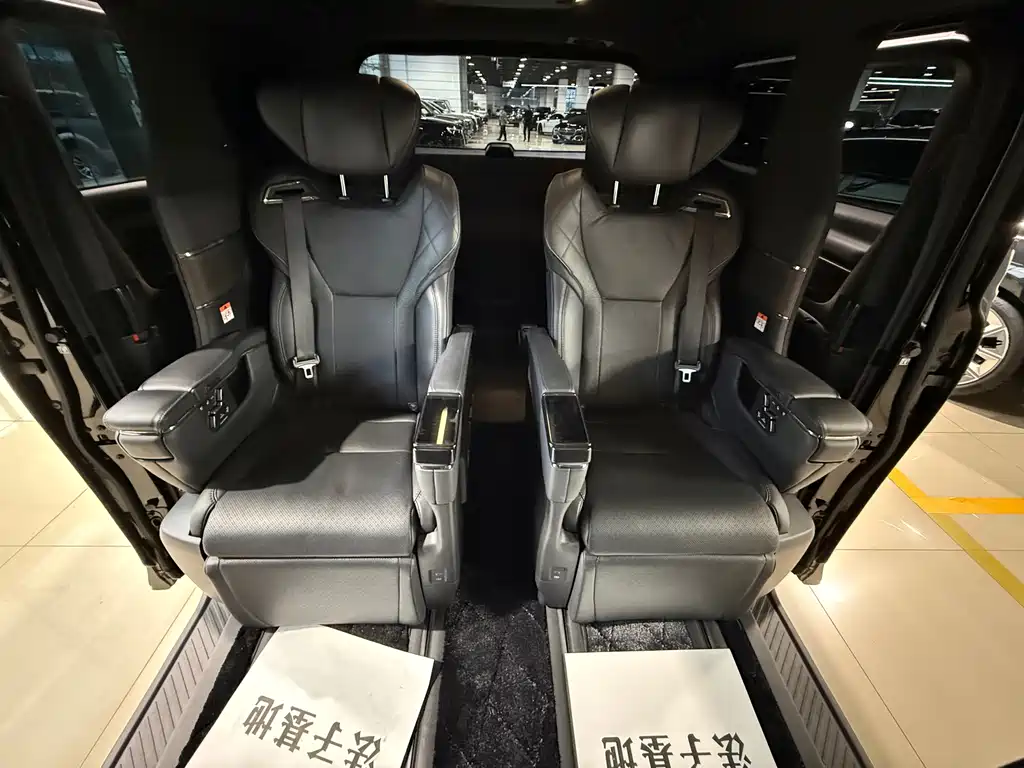 Toyota Vellfire — миниатюра 15
