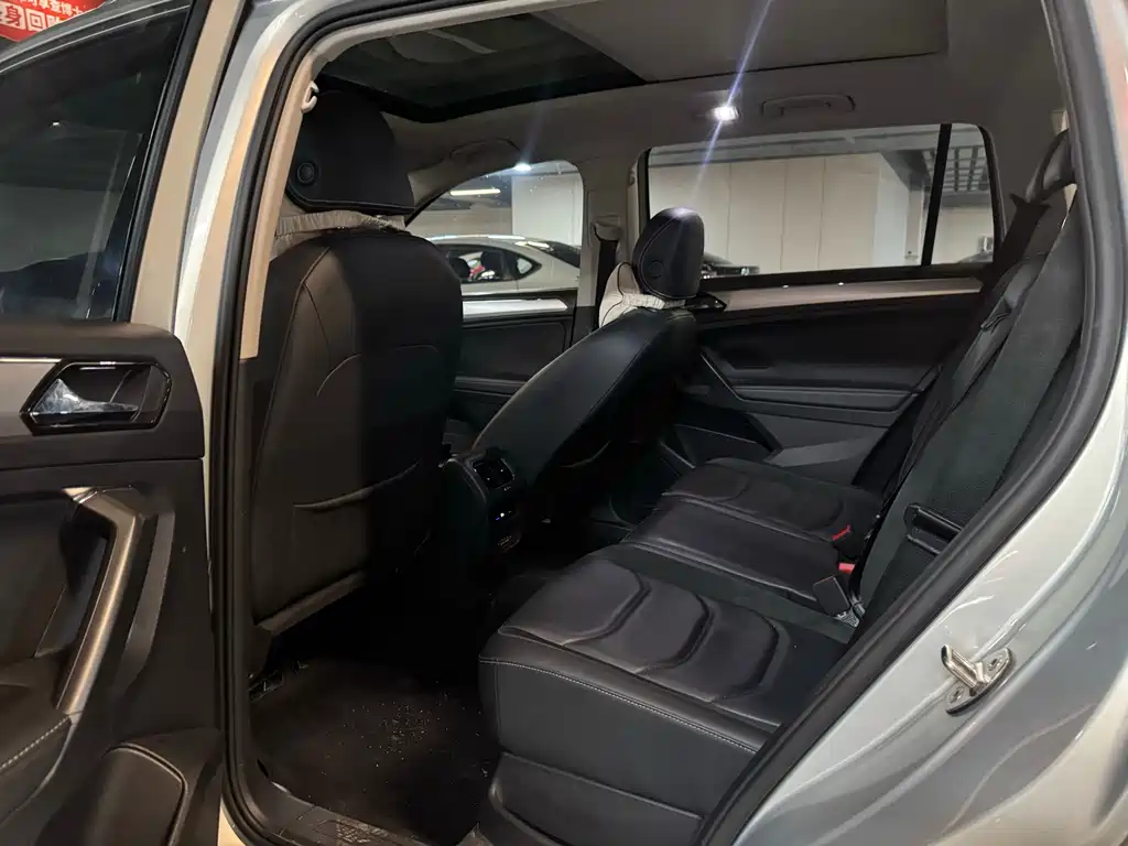 Volkswagen Tiguan L L 2019 330TSI AT Comfort VI