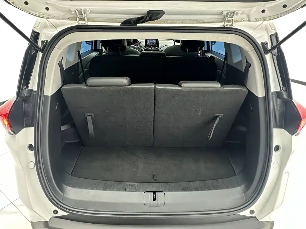 Chevrolet Volando — миниатюра 16