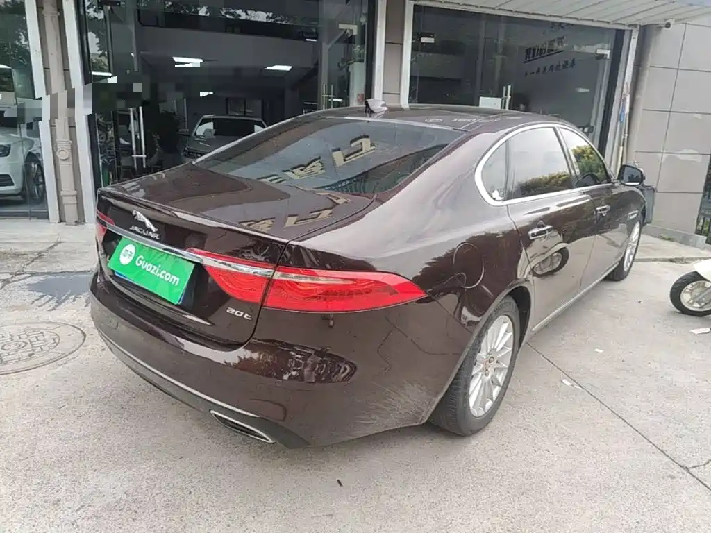 Jaguar XFL — миниатюра 7