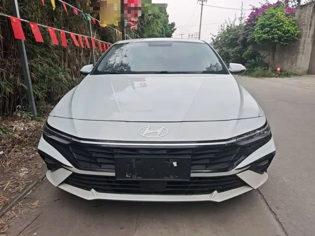 Hyundai Elantra — миниатюра 3